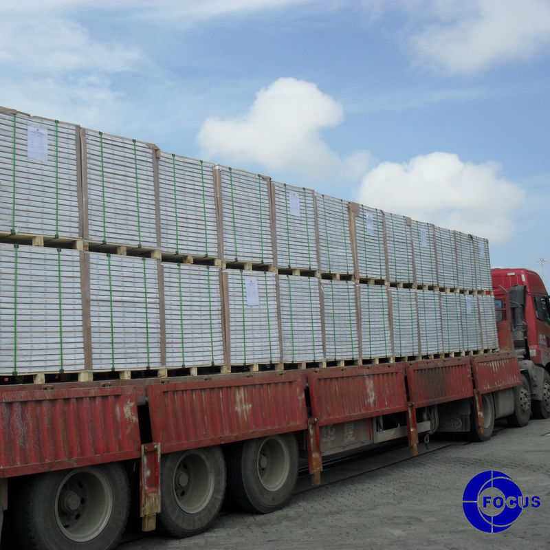 100% Wood Pulp Carbonless Copy Paper Customized Size 43*61 61*86 50/55gsm