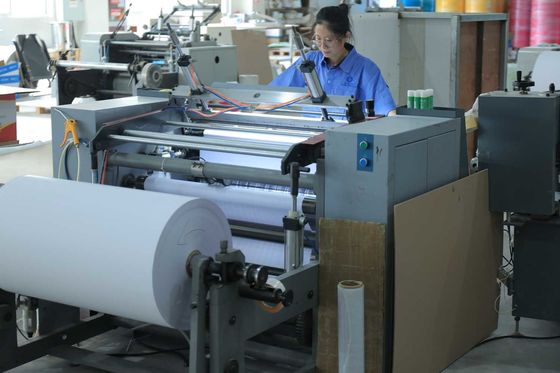 ม้วนกระดาษความร้อนไร้สาร BPA สำหรับใบเสร็จ POS - ฐานเยื่อไม้บริสุทธิ์, ความเรียบสูง & เก็บภาพได้ยาวนาน